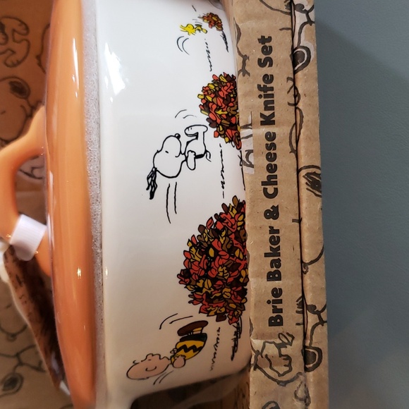 Rae Dunn Fall themed Peanuts Harvest Brie Baker and Cheese Knife set NWT - Picture 2 of 5